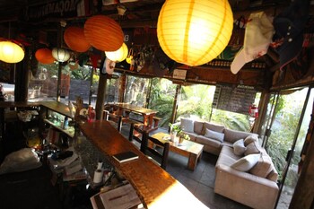 saltycrax backpackers and adventures