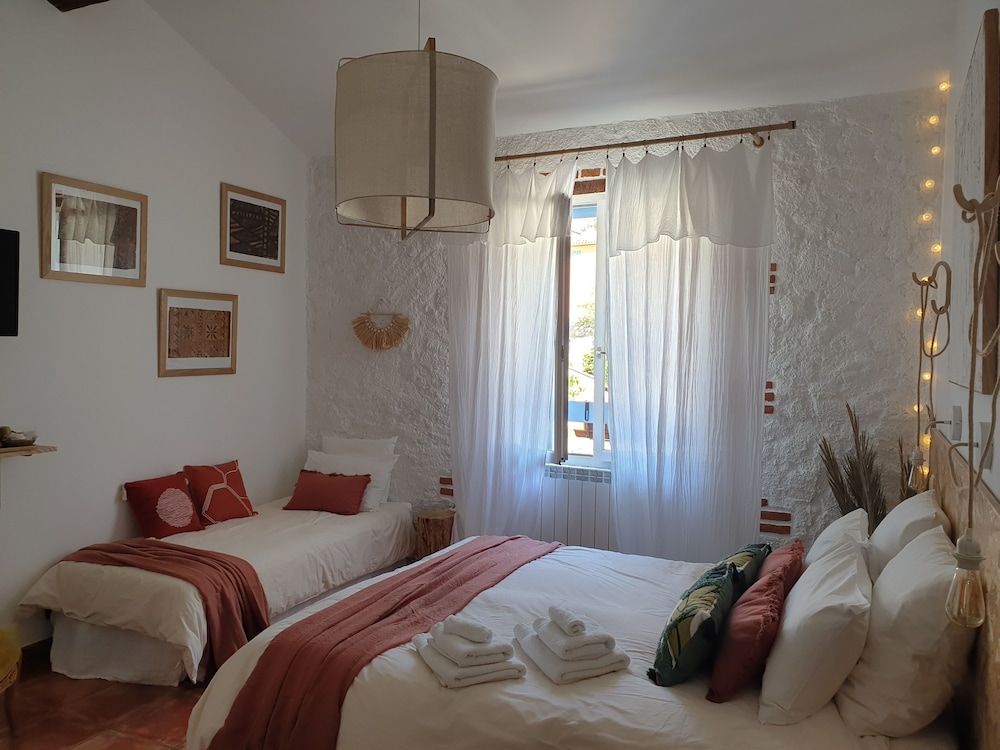 chambres dhotes et gites labri sous roche