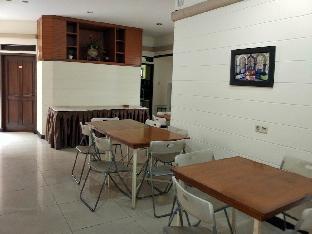 Rumah Tawa Guesthouse 1,Jl. Taman Siswa No. 63,2 star