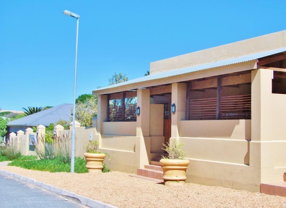 tourist lodge gansbaai