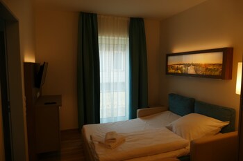 meyns apartments and hotel