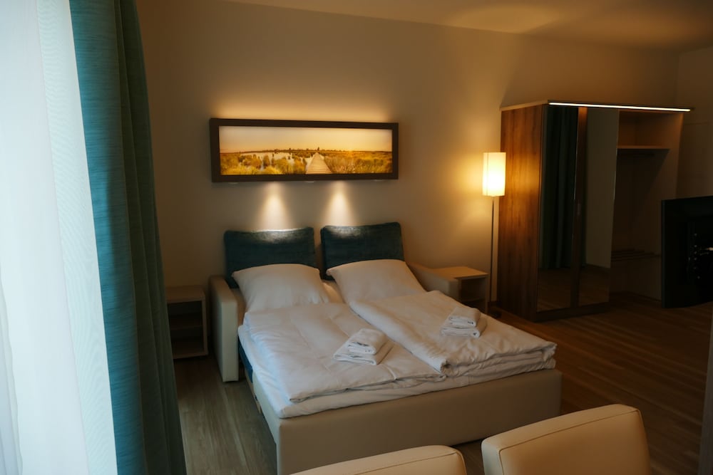 meyns apartments and hotel
