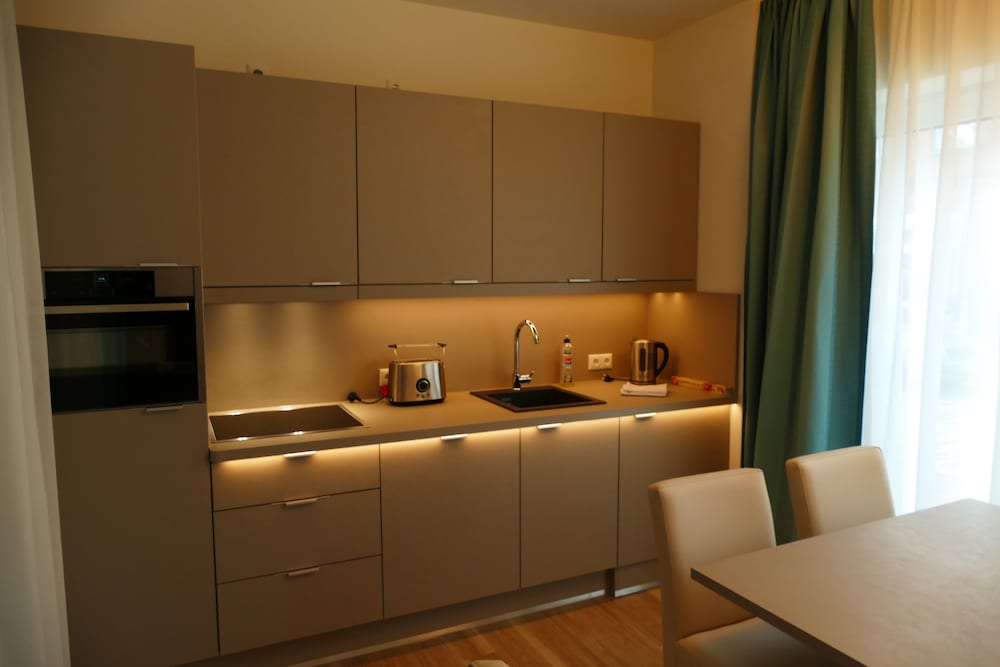 meyns apartments and hotel