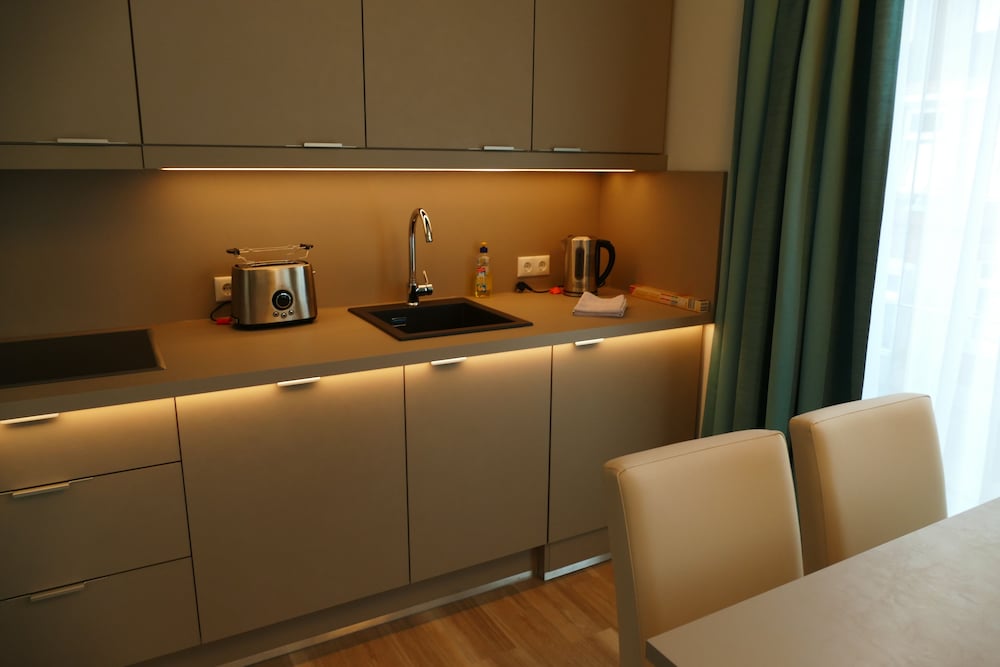 meyns apartments and hotel