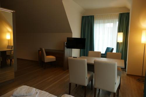 meyns apartments and hotel