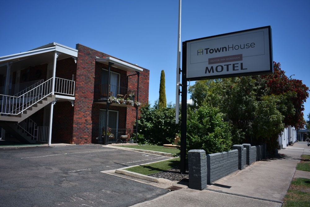 townhouse motor inn