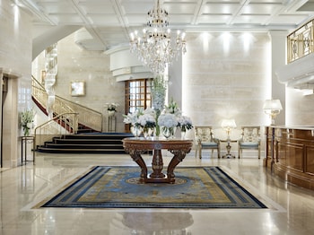 savoy hotel baur en ville