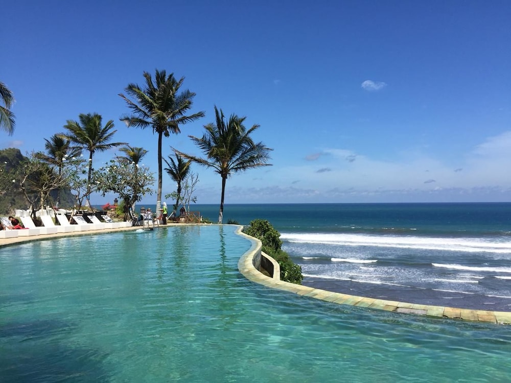 queen of the south resort