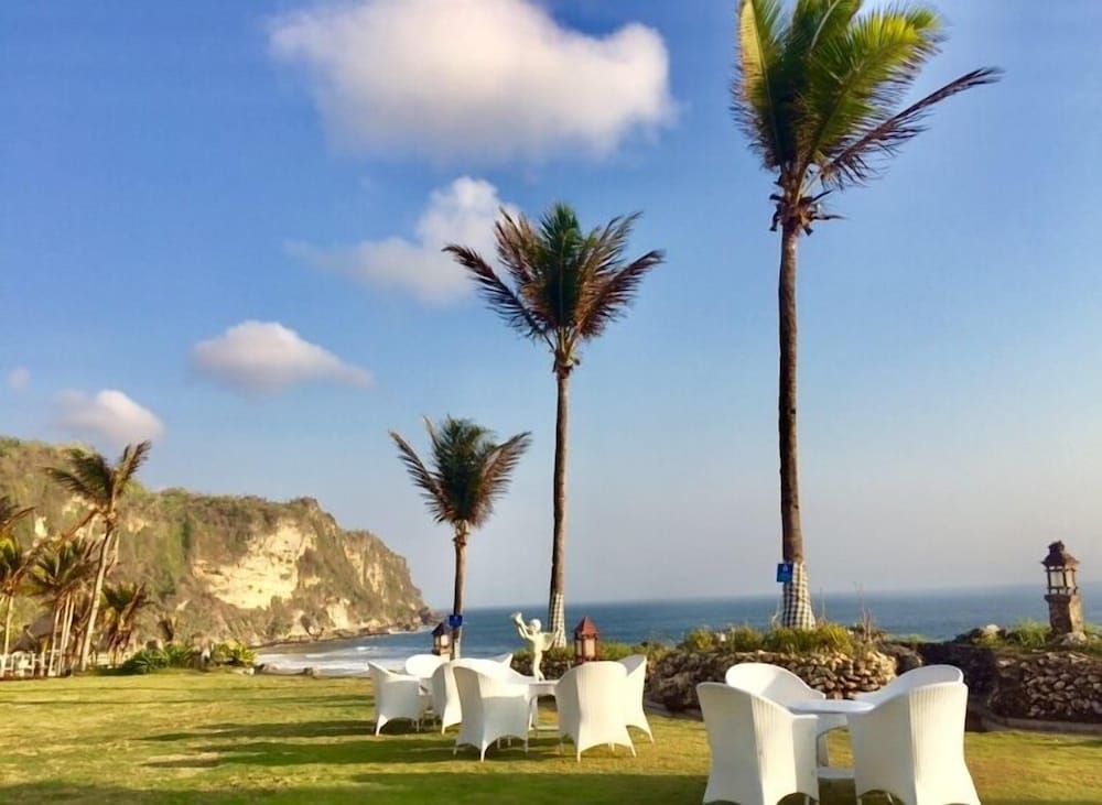 queen of the south resort