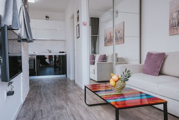 apartments and rooms danivan pool villas b