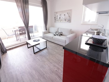 apartments and rooms danivan pool villas b