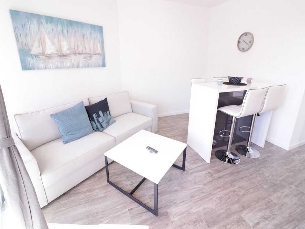 apartments and rooms danivan pool villas b