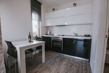 apartments and rooms danivan pool villas b
