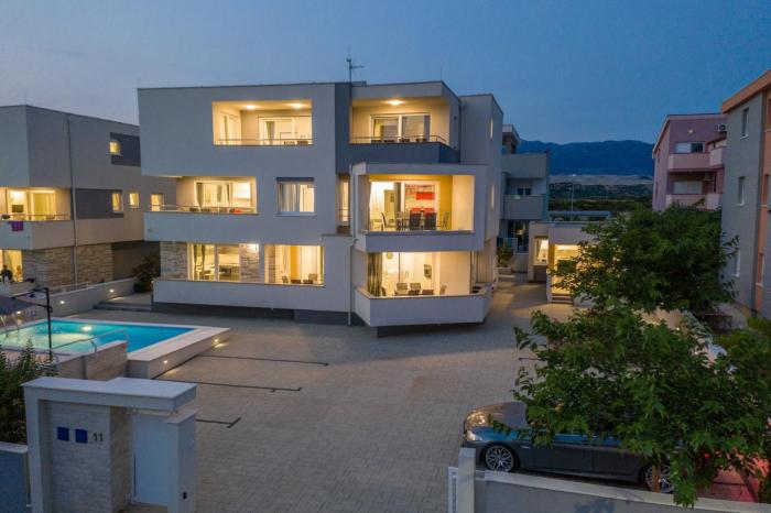 apartments and rooms danivan pool villas b