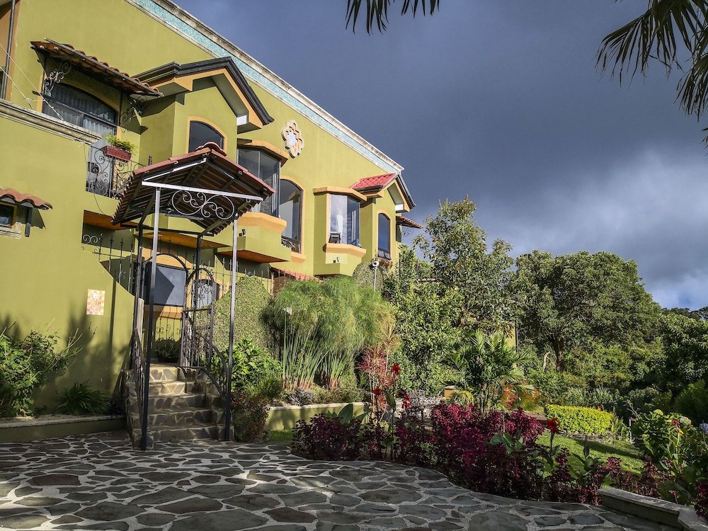 casas del toro monteverde