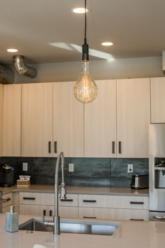 Swanky Townhome Near Old Town, Breweries & River!,,3.5 star