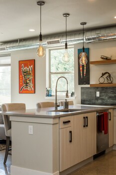 Swanky Townhome Near Old Town, Breweries & River!,,3.5 star