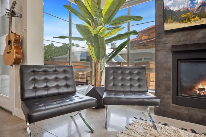 swanky townhome near old town breweries and river