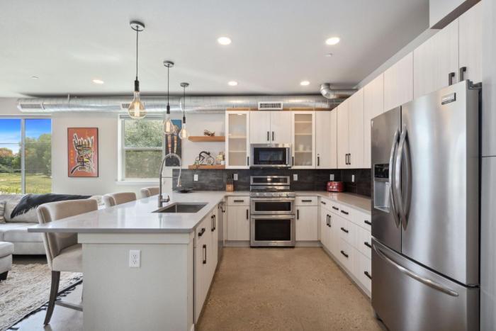 swanky townhome near old town breweries and river