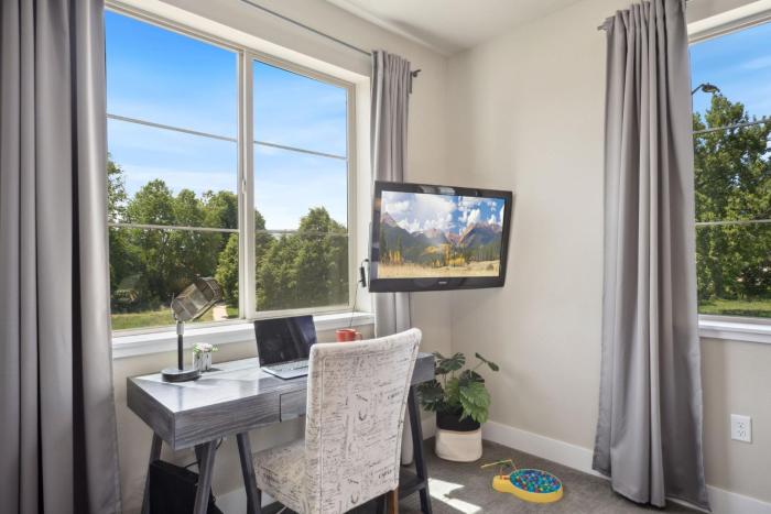 swanky townhome near old town breweries and river