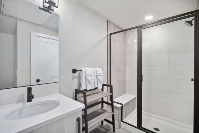 swanky townhome near old town breweries and river