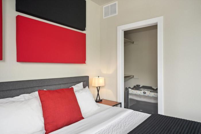 swanky townhome near old town breweries and river