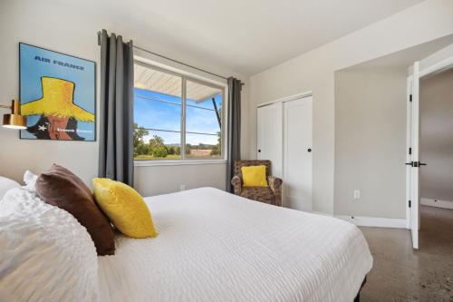 swanky townhome near old town breweries and river