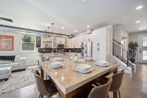 swanky townhome near old town breweries and river