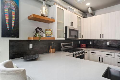 swanky townhome near old town breweries and river
