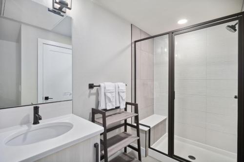 swanky townhome near old town breweries and river