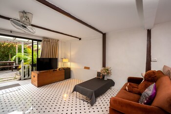secret garden pool villa