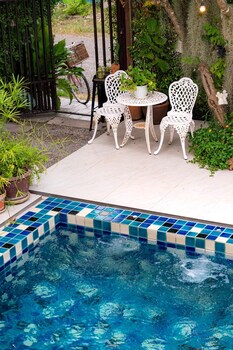 secret garden pool villa