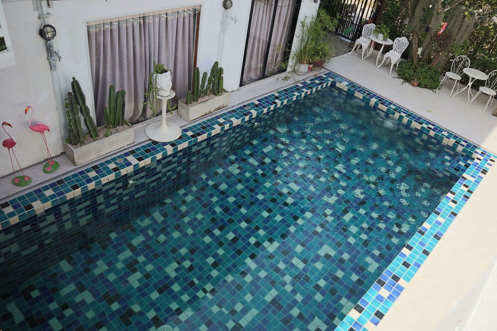 secret garden pool villa