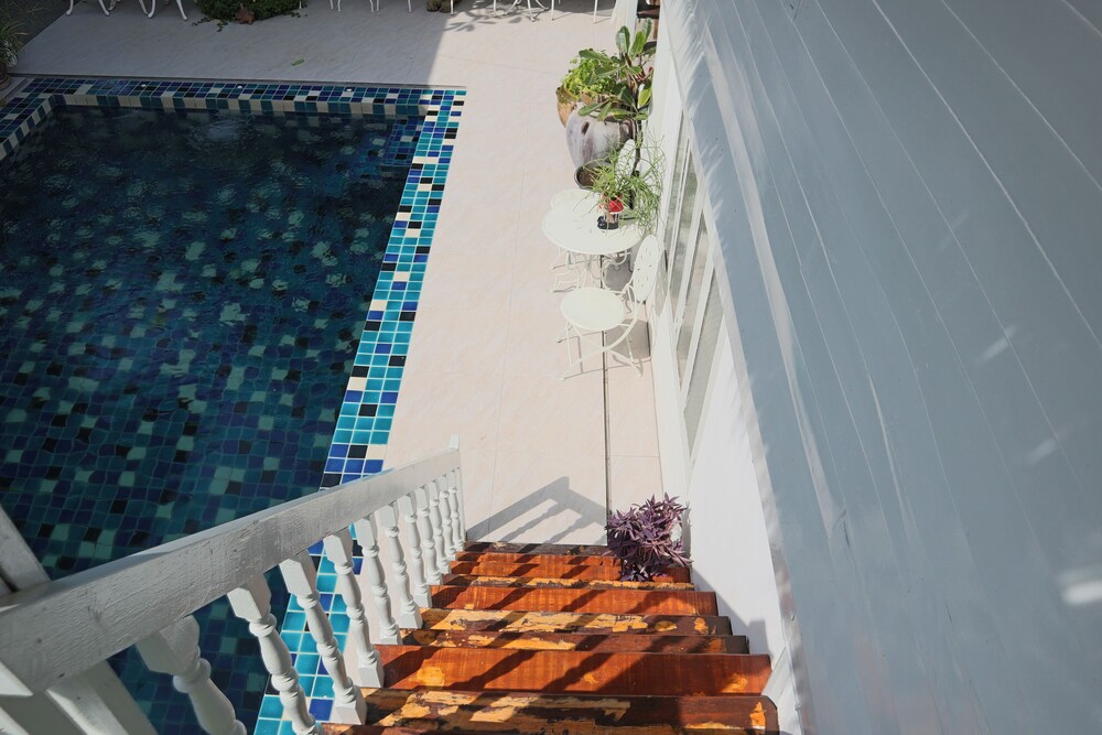 secret garden pool villa