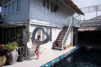 secret garden pool villa