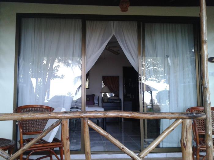 the waterfront hotel at fishermans village