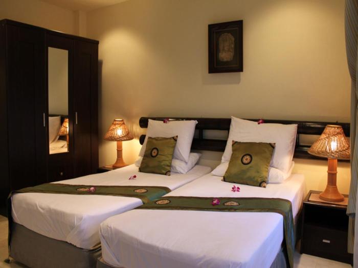 the waterfront hotel at fishermans village