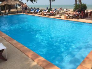 the waterfront hotel at fishermans village