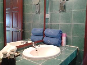 the waterfront hotel at fishermans village