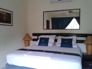 the waterfront hotel at fishermans village