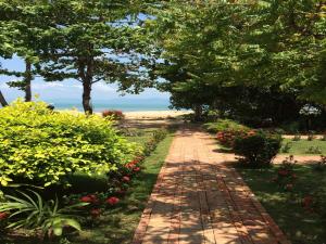 the waterfront hotel at fishermans village