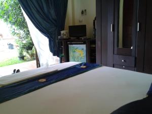 the waterfront hotel at fishermans village