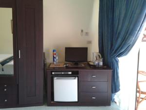 the waterfront hotel at fishermans village