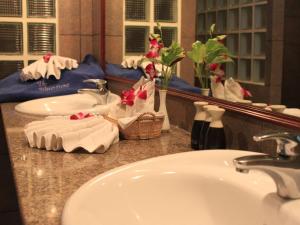 the waterfront hotel at fishermans village