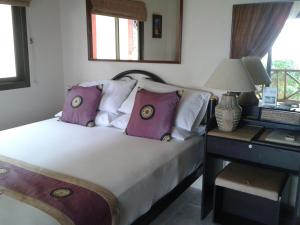 the waterfront hotel at fishermans village