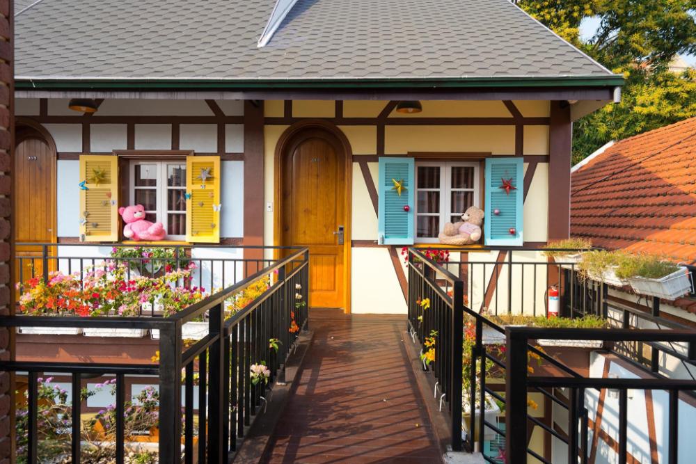 little colmar homestay and pottery studio