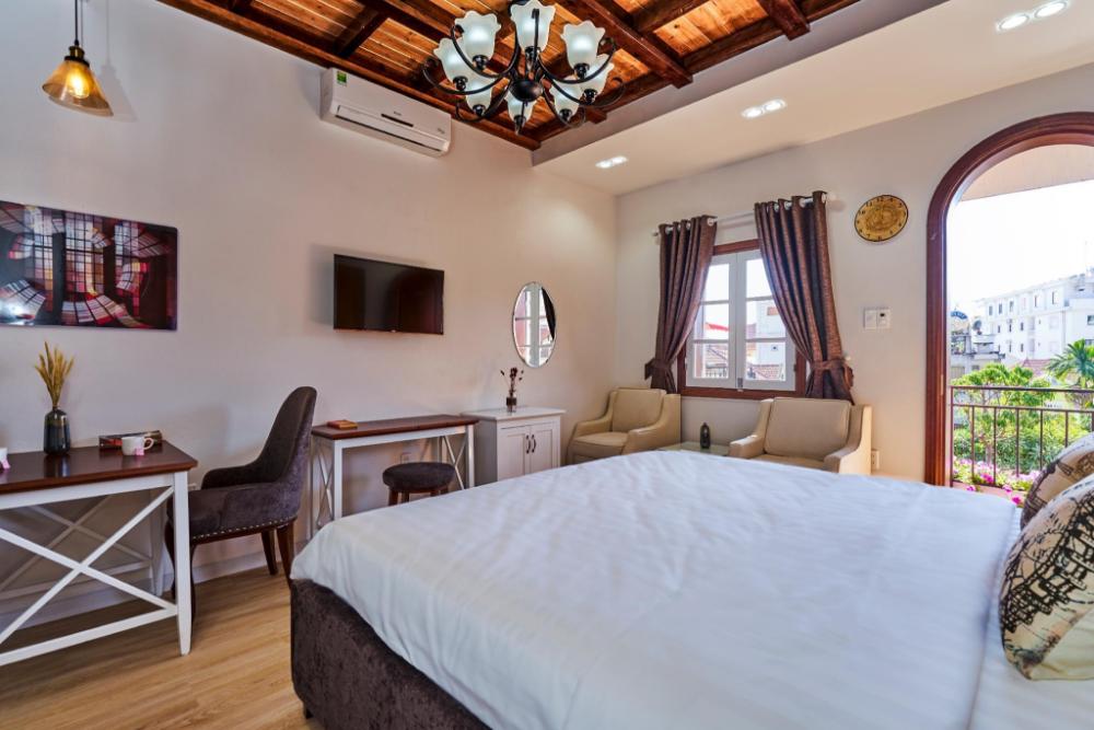 little colmar homestay and pottery studio