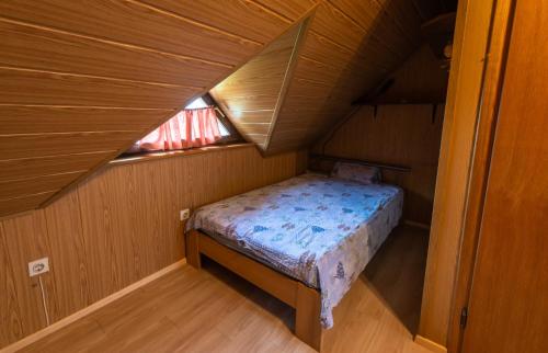vineyard cottage hocevar