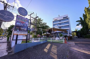 manohra hotel