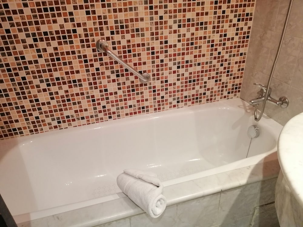 hotel tghat